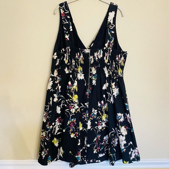 Jessica Simpson Black Floral Dress Size 2X - Picture 2 of 15
